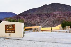 Nespecifikovaný výhled na hory nebo výhled na hory při pohledu z hotelu