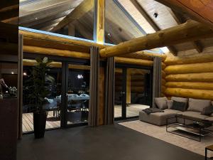 Ruang duduk di Chalet Deux A