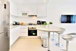 Afbeelding uit fotogalerij van Vale do Lobo Apartment B in Vale do Lobo +12 foto's