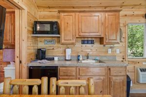 Η κουζίνα ή μικρή κουζίνα στο Quiet little pet friendly cabin