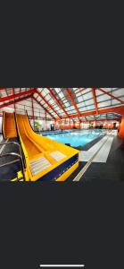 Bassein majutusasutuses Summer Breeze Deluxe Caravan Rental või selle lähedal