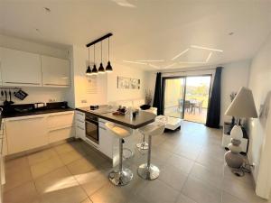 Fotografia z galérie ubytovania Appartement 2 pièces avec terrasse, climatisé, parking, WIFI - Porticcio - FR-1-61-600 v destinácii Grosseto-Prugna