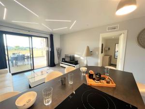 Fotografia z galérie ubytovania Appartement 2 pièces avec terrasse, climatisé, parking, WIFI - Porticcio - FR-1-61-600 v destinácii Grosseto-Prugna + 12 fotografií