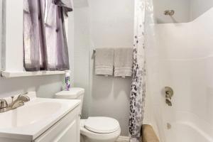 Koupelna v ubytování Heights Haven + 20 fotografií