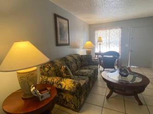 Ảnh trong thư viện ảnh của Professor Rousseau's Palm Paradise ở Crystal River +30 ảnh