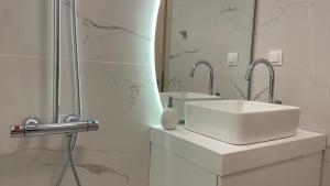 A bathroom at Luxury Martina apartment