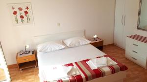 Posteľ alebo postele v izbe v ubytovaní Makarska Studio apartments in the city center Taja