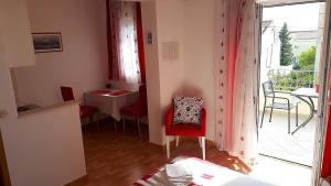 Posedenie v ubytovaní Makarska Studio apartments in the city center Taja + 5 fotografií