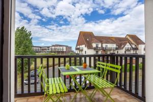 Balkón alebo terasa v ubytovaní Cabourg Au P'tit Nid, cocon au bord de mer