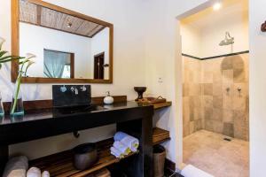 Koupelna v ubytování Mango Tree Villas Jimbaran Bali