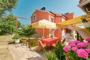 Zahrada ubytování Apartments with a parking space Cunski, Losinj - 7867