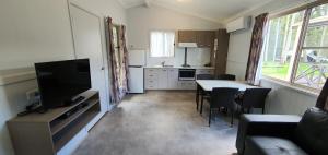 Köök või kööginurk majutusasutuses Sunset Caravan Park Woolgoolga