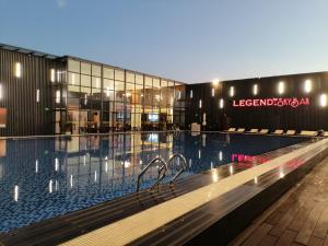 Legend Hotel and Resort内部或周边的泳池