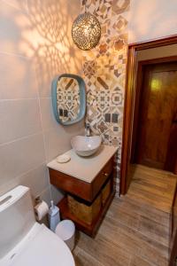 Koupelna v ubytování Beach Apartment Villas Jubey, Emotion access