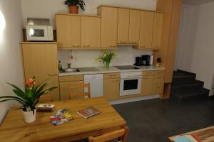 A kitchen or kitchenette at Apart Panoramablick