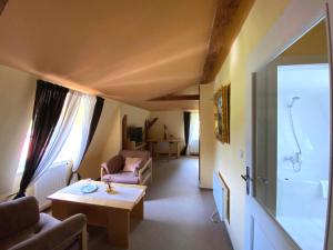 Posezení v ubytování Hotel Zámeček na Čeladné