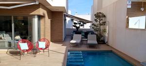 Πισίνα στο ή κοντά στο Villa de Luxe ALANAT sublime