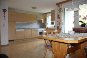 Kuchyňa alebo kuchynka v ubytovaní Gostanova Appartements