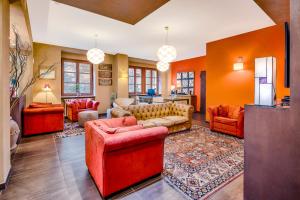 Posezení v ubytování La Grotta Hotel