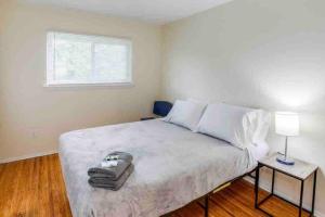 Gallery image of Amazing Ranch Mins away from Airprt/RIT/DWTN/UofR in Rochester