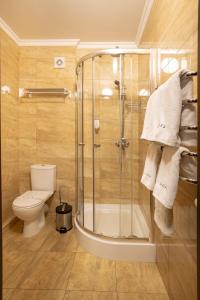 Koupelna v ubytování Private Rooms in Hotel GROFA 3 поверх