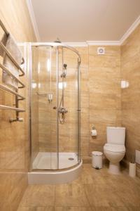 Koupelna v ubytování Private Rooms in Hotel GROFA 3 поверх