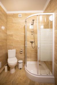 Koupelna v ubytování Private Rooms in Hotel GROFA 3 поверх