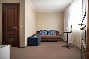 Posezení v ubytování Private Rooms in Hotel GROFA 3 поверх