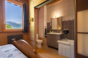 Kúpeľňa v ubytovaní Les Esseroliettes NATURE & SPA