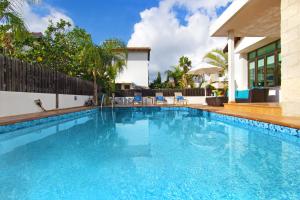Πισίνα στο ή κοντά στο Villa Merry