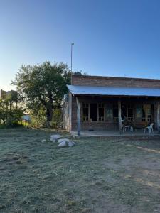 uma casa com um quintal em frente em Casa Grande Reservas por privado em San Javier
