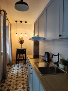 Kuchyňa alebo kuchynka v ubytovaní Studio apartment Frano