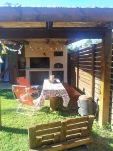 Balneario Argentino的住宿－Tekora con piscina Climatizada，相簿中的一張相片
