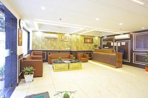 Posezení v ubytování Hotel Decent Suites - Delhi Airport