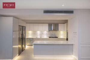 A kitchen or kitchenette at Prime Select West Sodic