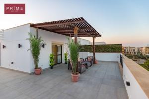 A balcony or terrace at Prime Select West Sodic
