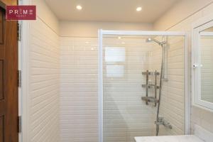 A bathroom at Prime Select West Sodic