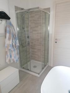 Koupelna v ubytování Little house