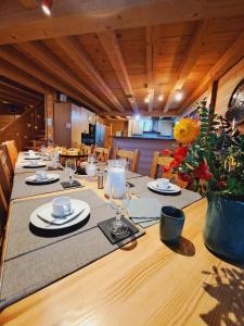 Fotografia z galérie ubytovania Chalet de montagne style savoyard, vue sur pistes v destinácii Châtel