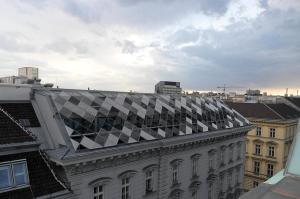 ウィーンにあるDefault 1010の屋根の上に建つ建物