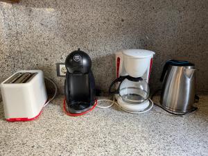Coffee and tea making facilities at Euro Àtic HUT 6794