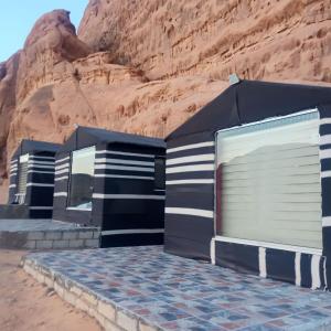 Fotografie z fotogalerie ubytování Bright stars rum camp v destinaci Wadi Rum