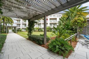 Aed väljaspool majutusasutust The Pointe on 30A by Panhandle Getaways