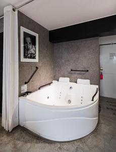 Katil atau katil-katil dalam bilik di BTH Hotel – Boutique Concept