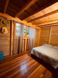 Letto o letti in una camera di Beehouse Arví Cabaña