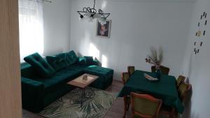 Zona de estar de Divčibarski M.S.A. kutak