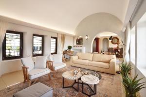 Khu vực ghế ngồi tại Villa Irene Santorini