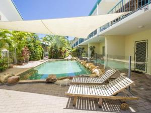Kolam renang di atau dekat dengan SAILS 9 Beachfront Getaway Horseshoe Bay