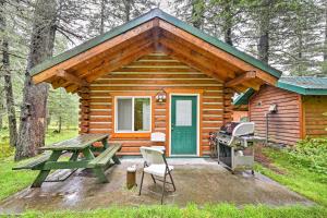 Φωτογραφία από το άλμπουμ του Creekside Seward Cabin with BBQ Fire Pit on 3 Acres! σε Seward