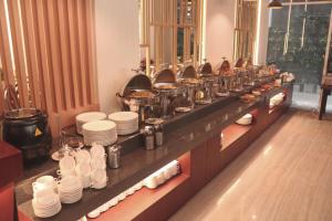 Makanan di atau berdekatan hotel